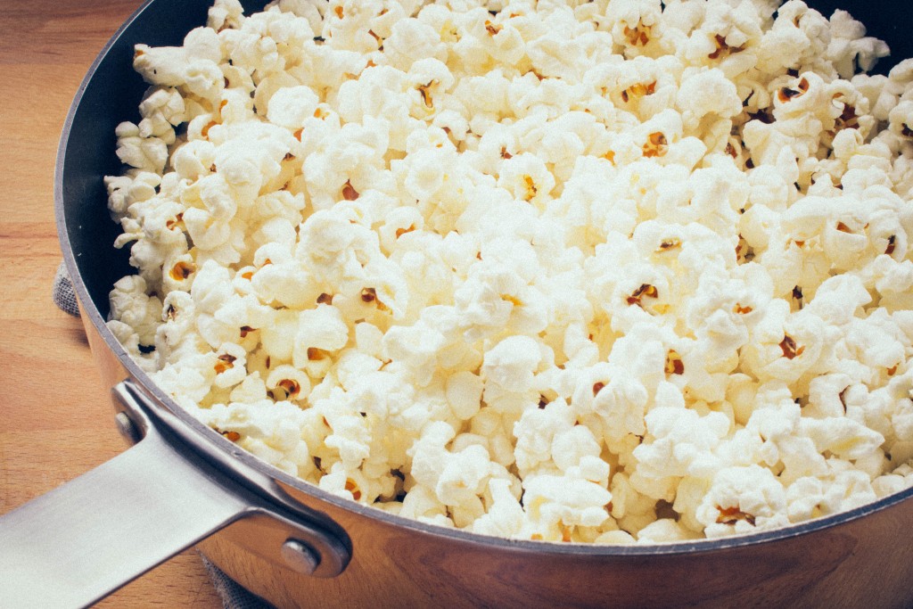 caramel covered popcorn | seefoodplay.com