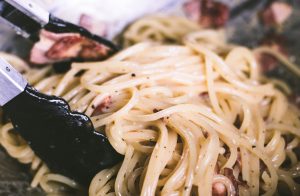 Authentic ish spaghetti carbonara | seefoodplay.com
