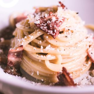 Authentic ish spaghetti carbonara | seefoodplay.com